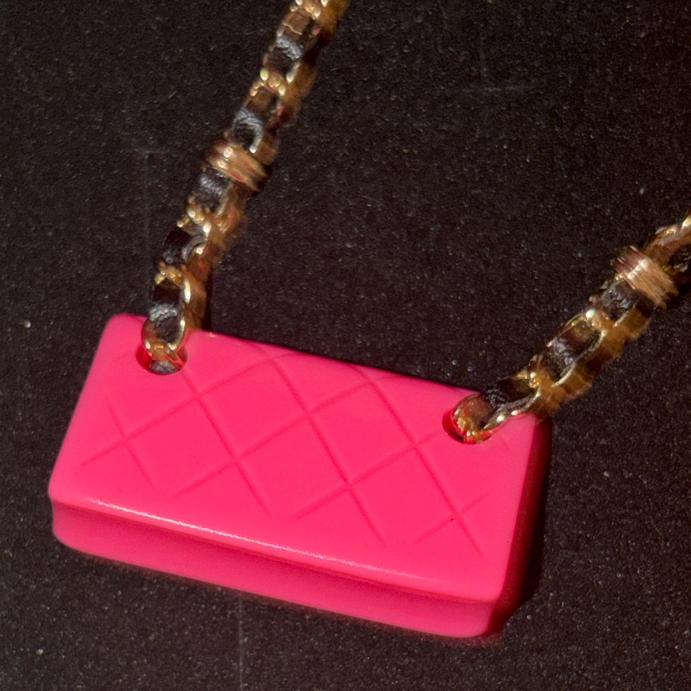 💖 CC ✨ Matelasse purse 👛 Chain ⛓️Necklace 🐃 - Picture 7 of 11